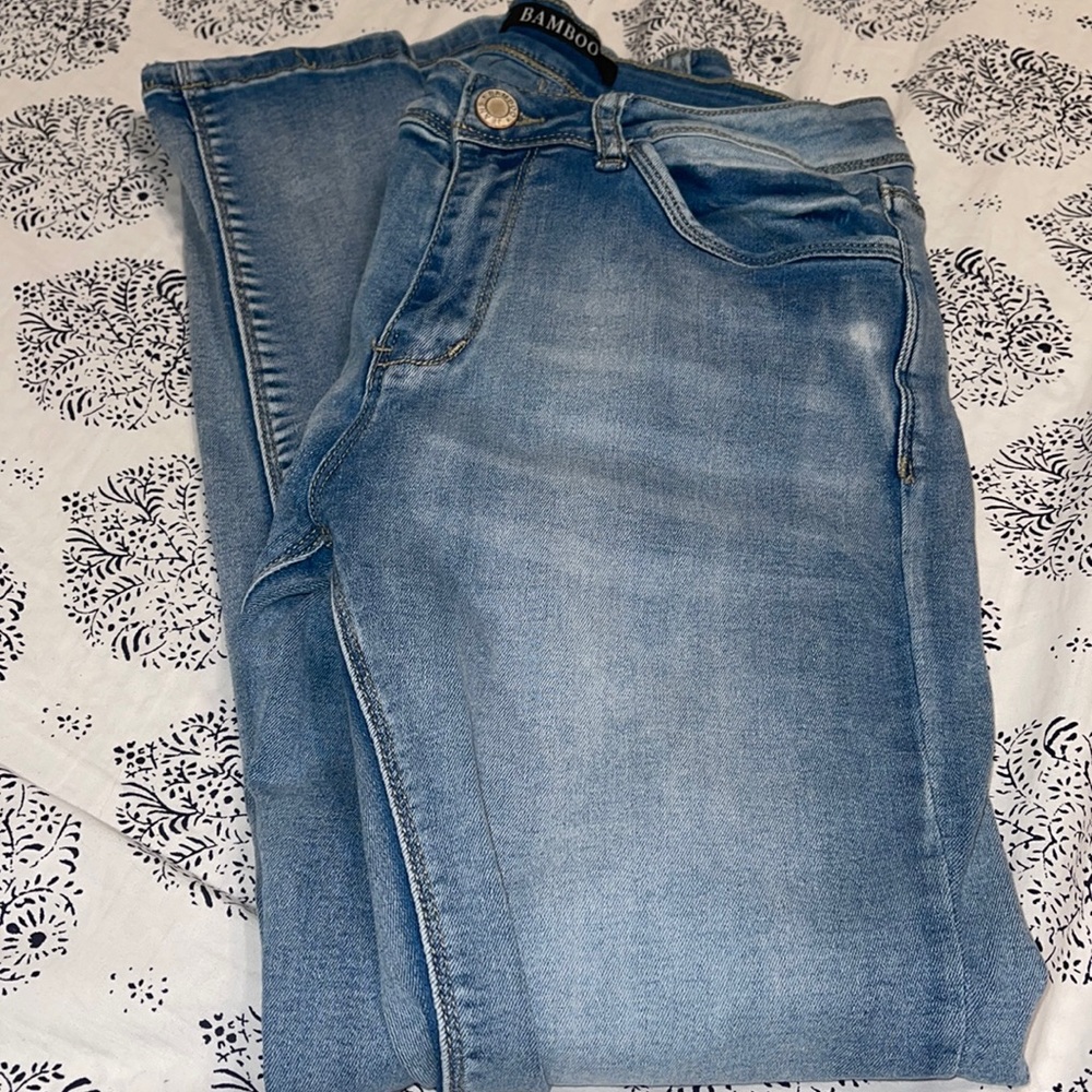 Super cute and soft skinny jeans from bamboo jeans! Only worn it once!